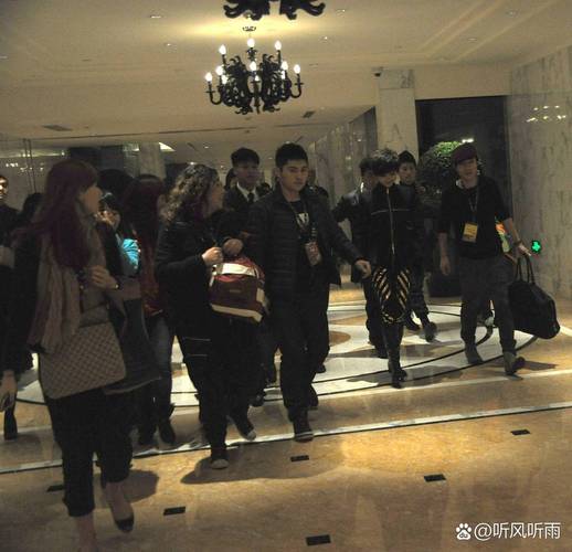 网红骂游戏推高价课,为什么网上很多人骂安徽网红陈春雷,不肯放过他?