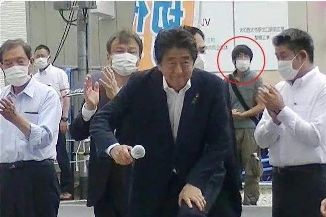 射杀中国人嫌犯落网,安倍枪击案嫌疑人已被移交检察院,想一想,这件事真的是偶然吗? 射杀中国人嫌犯落网,安倍枪击案嫌疑人已被移交检察院,想一想,这件事真的是偶然吗?