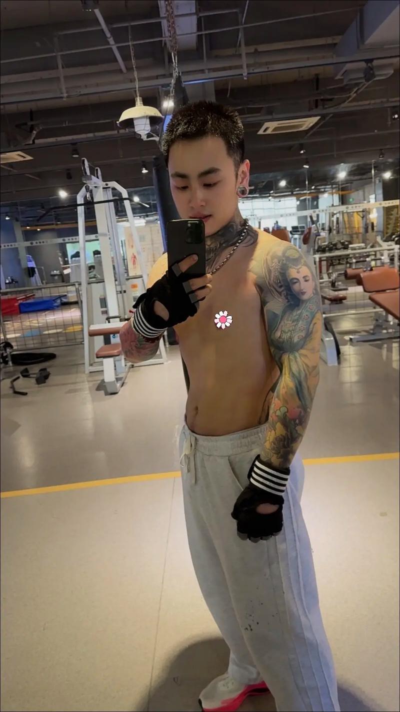 小伙一年减了220斤,体重220斤,如何在2个半月减到180斤?