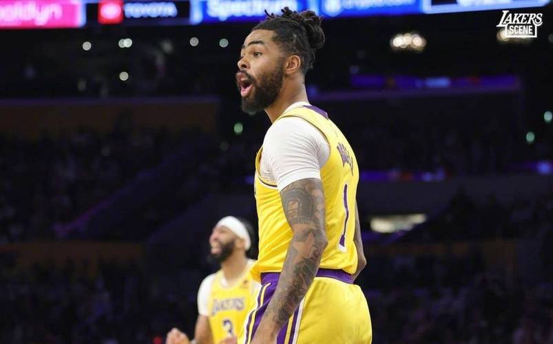 拉塞尔出轨色情女星,老鹰球迷干扰拉塞尔:你是个告密者!为何至今拉塞尔受到的指责比“出轨”的尼克·杨还多?