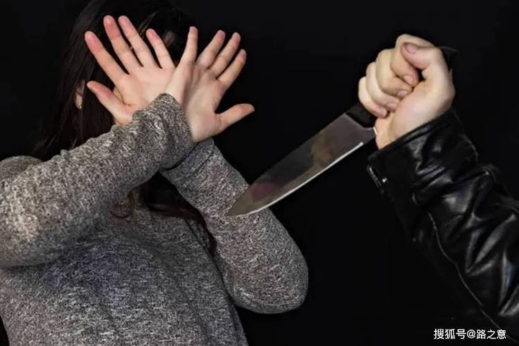 死者疑用刀具杀妻儿,害怕菜刀伤到亲人是心理问题吗。我天天挺恐惧的。就怕控制不住自己拿菜刀伤到亲人?