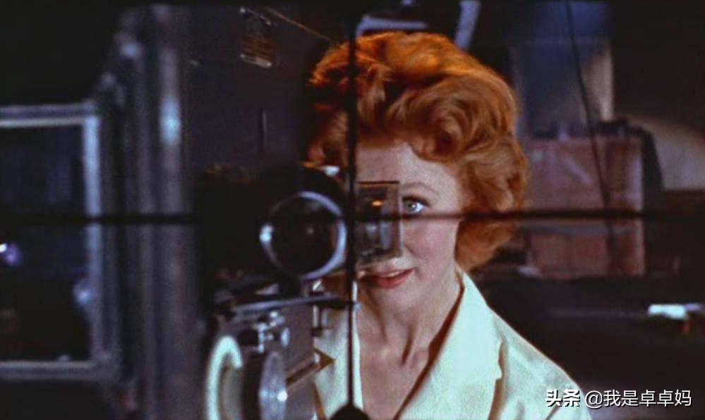 卖望远镜暗示可偷窥,对面楼邻居经常用望远镜偷窥,被我发现,是否报警? 卖望远镜暗示可偷窥,对面楼邻居经常用望远镜偷窥,被我发现,是否报警?