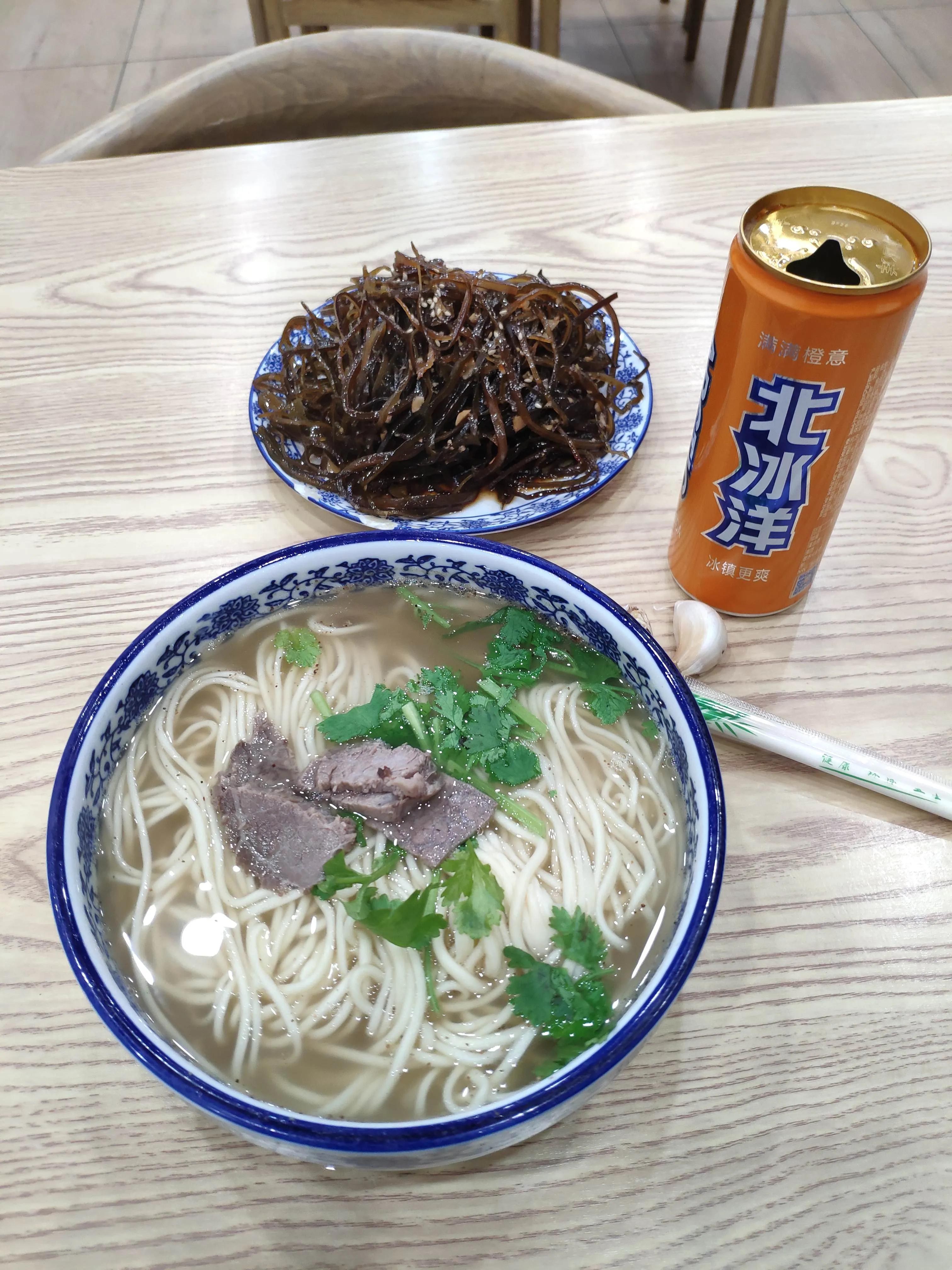 男子街头无差别砍人,在马路上看到有人拿刀行凶，我夺下刀把行凶的人砍死了会怎样？