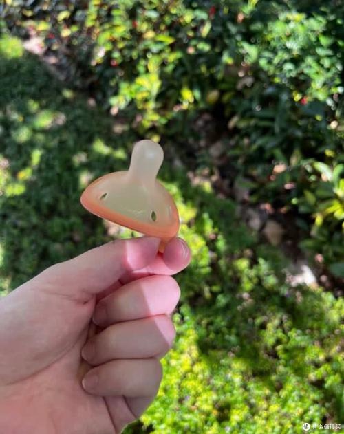 成人安抚奶嘴走红,成人吃奶嘴什么心态?