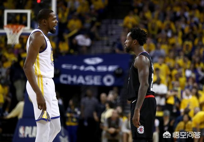 遭驱赶女子望道歉,和男朋友吵架，把他赶走了。我说了很多难听的话。后来去和他道歉他说让我给他两个礼拜时间让他静静什么意？