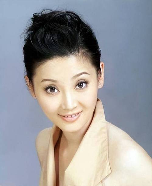 徐帆回应冯小刚离婚,徐帆冯小刚结婚18年,为什么宁愿领养也不生?