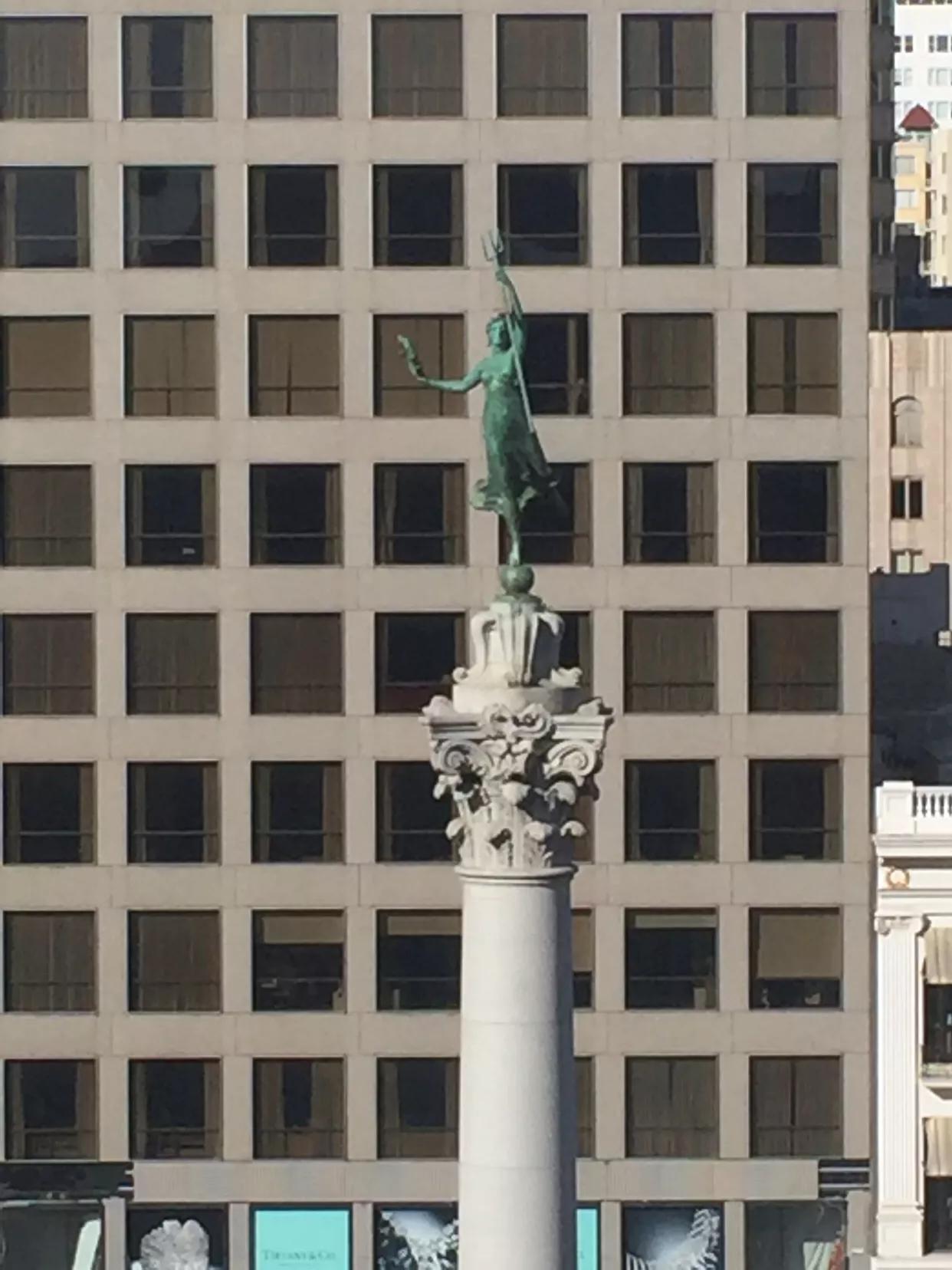 制止地铁吸烟遭掌掴,地铁劝阻吸烟