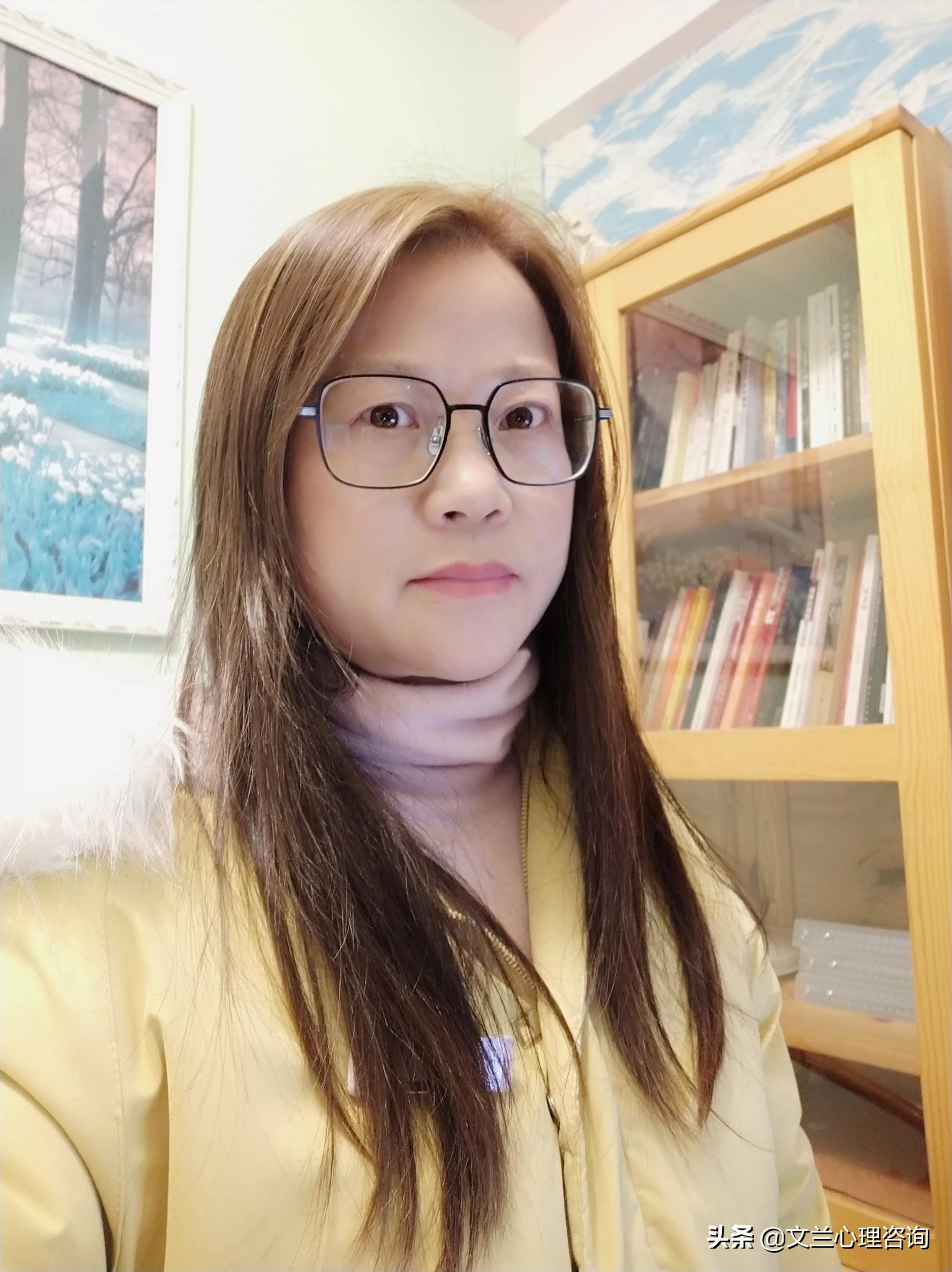 22岁女孩被诱导整容,如何看待郑州一高中女生网贷6万整容，美容医院否认诱导：完全自愿，没有一点点强迫？