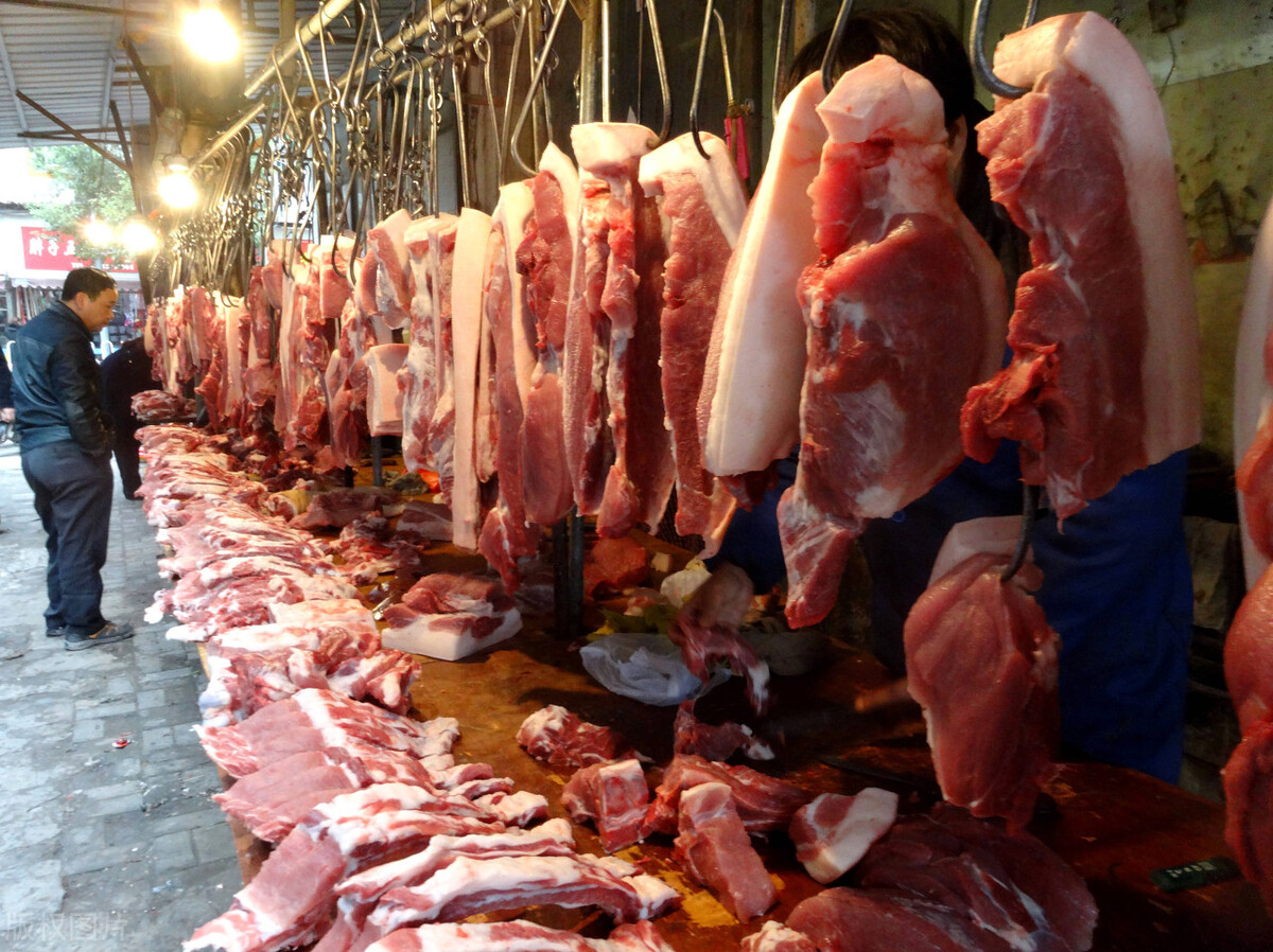 iPhone17系列涨价,燃油17号24时疯狂涨价到底是什么原因?我觉得加不起油咋办? iPhone17系列涨价,燃油17号24时疯狂涨价到底是什么原因?我觉得加不起油咋办?