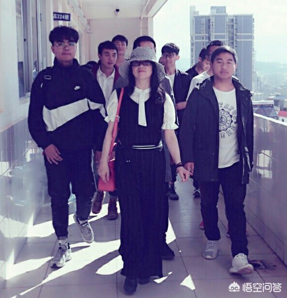 学生遭老师性侵轻生,