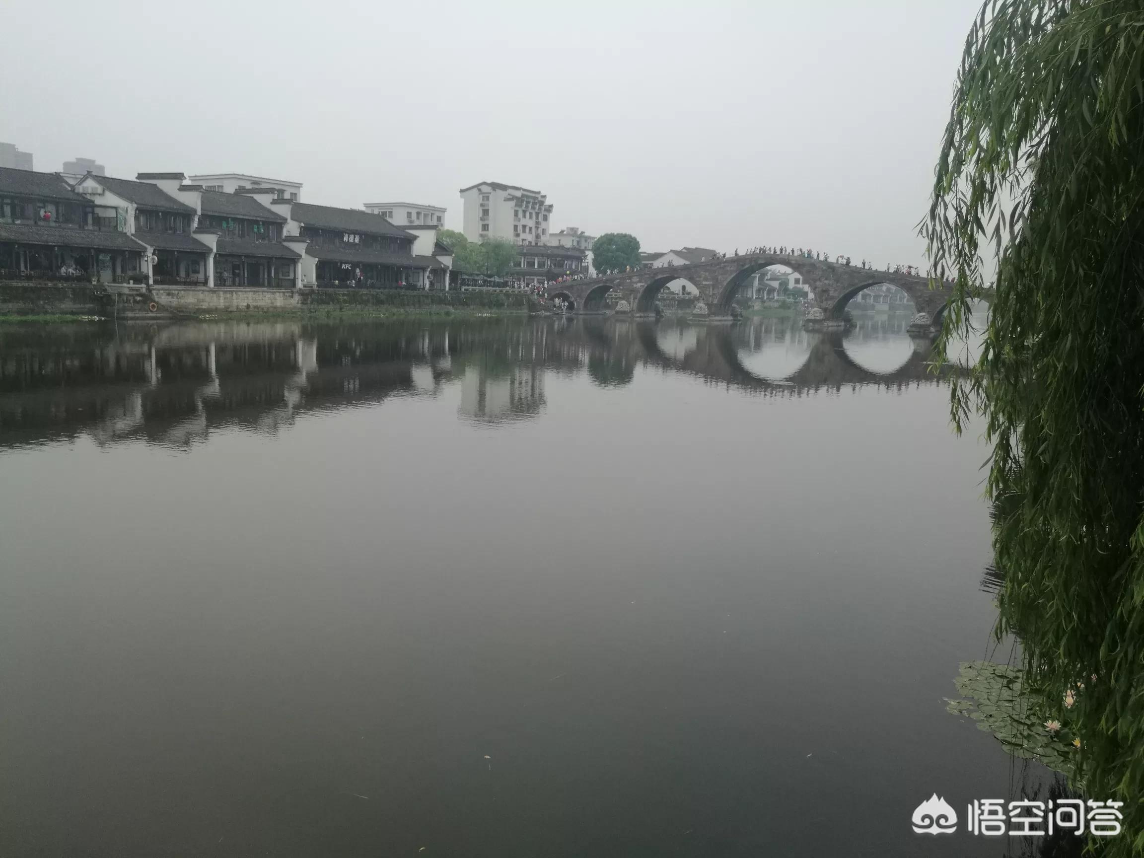 在假装上班公司上班,借调可以假装工作散漫吗？