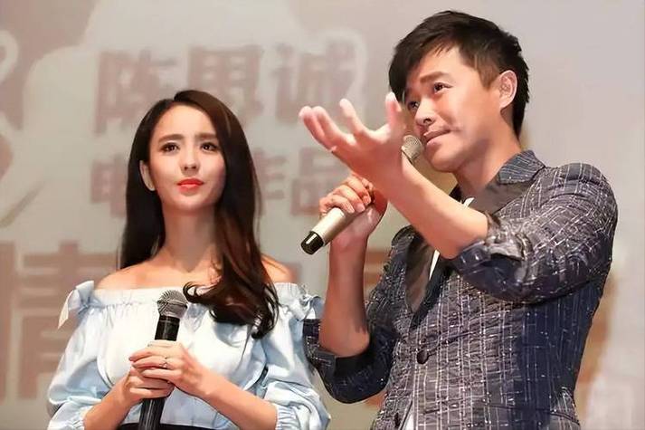 陈思诚和佟丽娅聚餐,陈思诚离开佟丽娅不后悔吗?