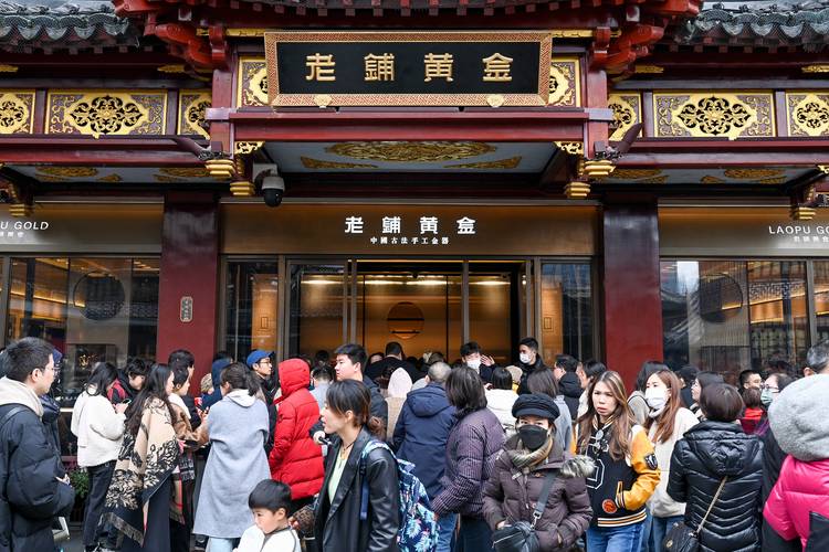 老铺黄金8月将涨价,在老铺黄金购买产品后,后期如何保养和维护呢?