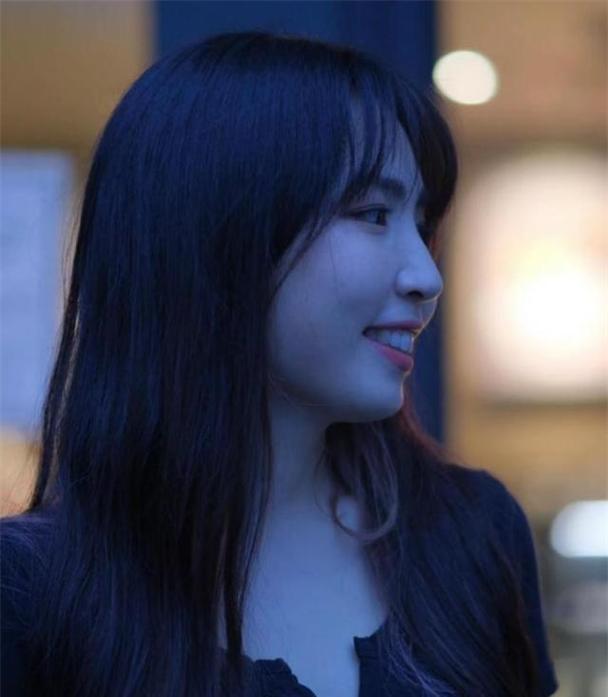 独臂女模仿杨过走红,独臂女孩杨丽