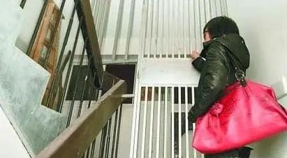 一招静音吵闹小孩 ,孩子在家跑楼下动静很大怎么办?