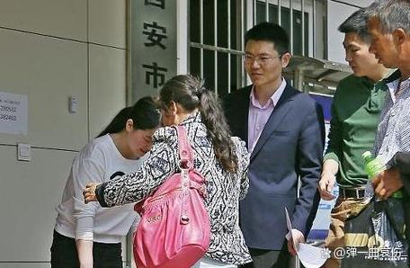 恶势力全员改判无罪,被关23年三度死缓,吉林金哲宏案改判无罪,他应该获得赔偿吗?