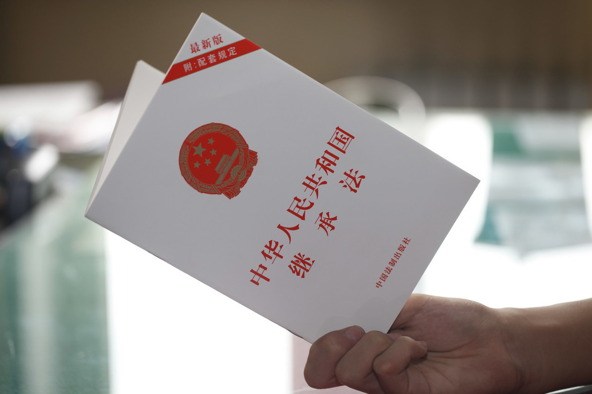 500万继承人找到了 ,甲有一套房子价值200万，甲欠乙500万，甲去世，甲唯一的继承人丙放弃，那么乙的债权如何保障？