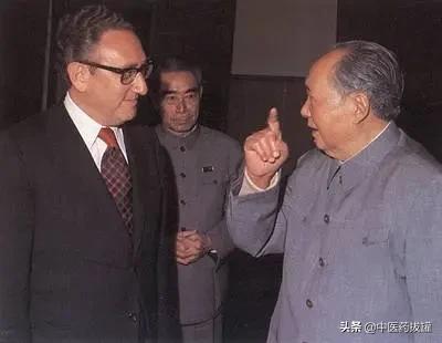 普京将开启中国行,被踢出SWIFT，国内反战情绪高涨，普京闻到革命的味道了吗？