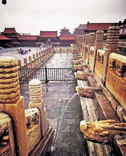 故宫再现龙吐水盛景,故宫里哪个地方能看到千龙吐水？