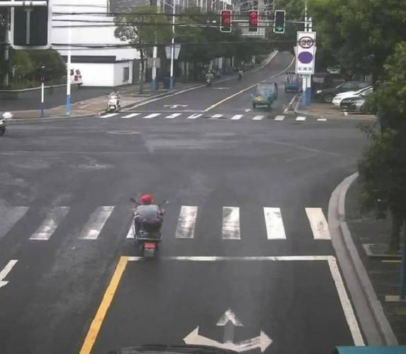 上海抓拍电动车违法,上海交警查电动车都查什么?