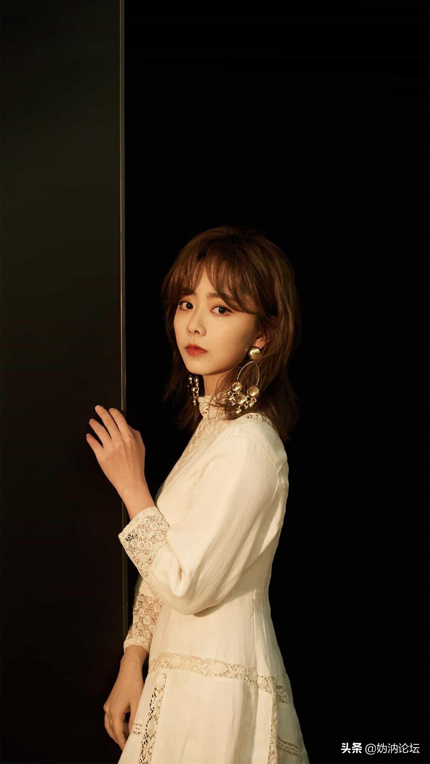 耳朵一次打14个耳洞,一个耳洞可以打两次吗？