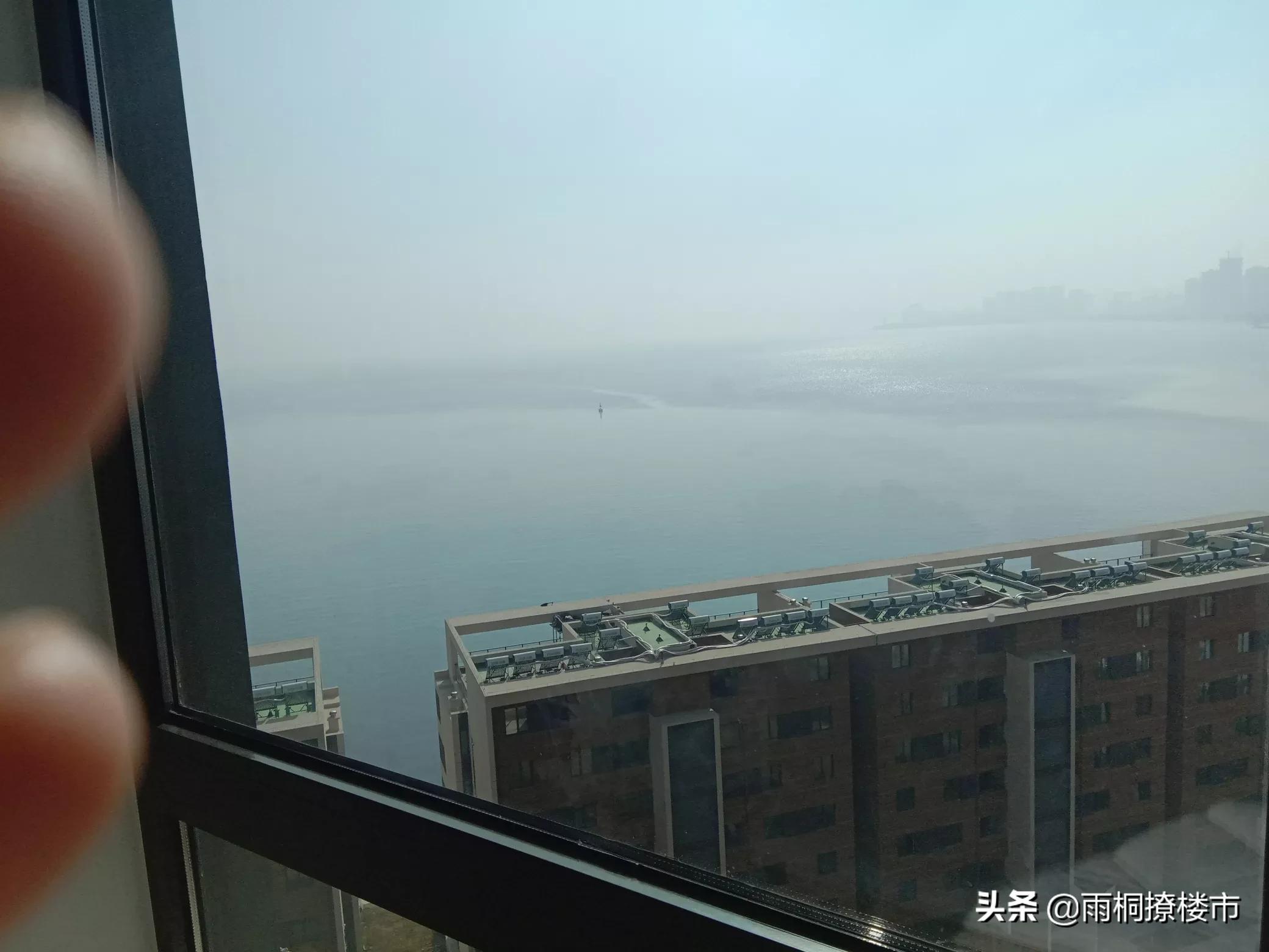 网传一小区建坟墓,对于一些楼盘是以前的一些坟地，大家会买么？