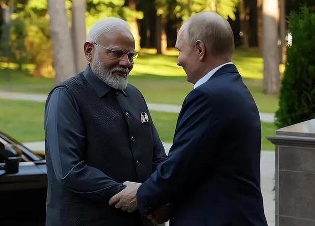 普京将在华会见莫迪,普京支持莫迪,就是为了做军火交易吗?
