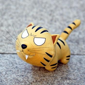 在动物园被老虎咬伤,北京动物园老虎咬死咬伤人女主角又出新招索赔156万，大家怎么看？