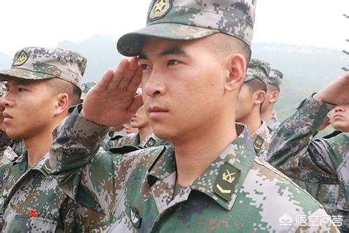 一等功爷爷送孙报到,一等功臣为孙子当兵