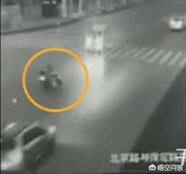 带孙子横穿马路被撞,婆婆带孙横穿马路被车撞，孙当场死亡你怎么看？