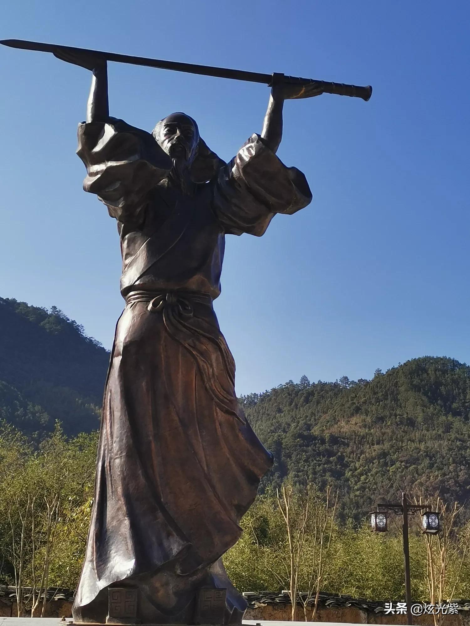 一月2次袭击中国游客,游客在旅游过程中对服务人员进行侮辱性语言攻击会承担责任吗？