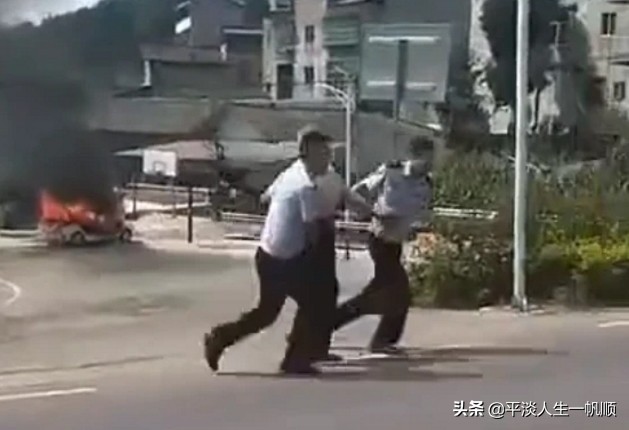 杀欲离婚妻子判死缓,如何看待男子家暴妻子38年,因不满儿子「袒护」母亲,男子持刀杀子烧车被判死缓?什么导致悲剧发生? 杀欲离婚妻子判死缓,如何看待男子家暴妻子38年,因不满儿子「袒护」母亲,男子持刀杀子烧车被判死缓?什么导致悲剧发生?