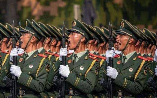 阅兵这些画面首公开,大阅兵那个举动和画面最让你感动?