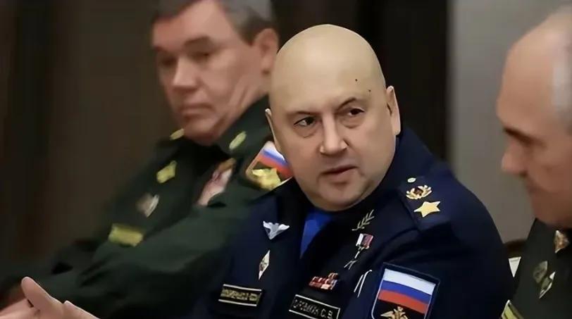 乌政府大楼遭俄袭击,俄连续两天大规模空袭乌，首次出动战略轰炸机，意味着什么？