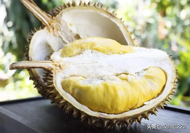 洗榴莲把果肉洗没了,榴莲打开之后果肉不饱满外表干瘪起皱，水分也很少，而且味道没以前买的浓，什么原因？