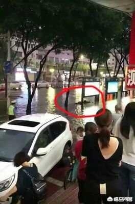 暴雨积水致触电身亡,广东佛山一对母女公交站触电死亡，疑因暴雨广告牌漏电，你怎么看？
