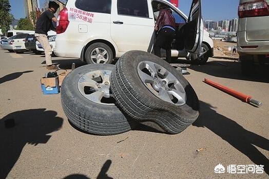 嫉妒同事扎车胎泄愤,