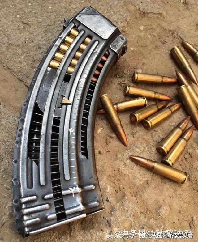 钓鱼钓上30多枚子弹,步枪弹匣只装30发，为什么不一次装满上百发呢？