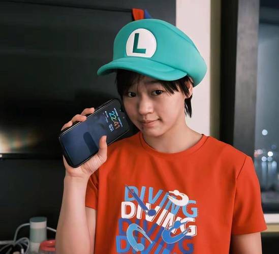 全红婵苏炳添合影,杨倩和苏炳添代言拿到手软,为何奥运会冠军全红婵就没有代言?