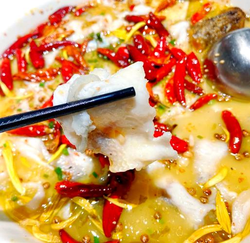 太二酸菜鱼没人吃了,太二酸菜鱼鱼汤是高汤吗?