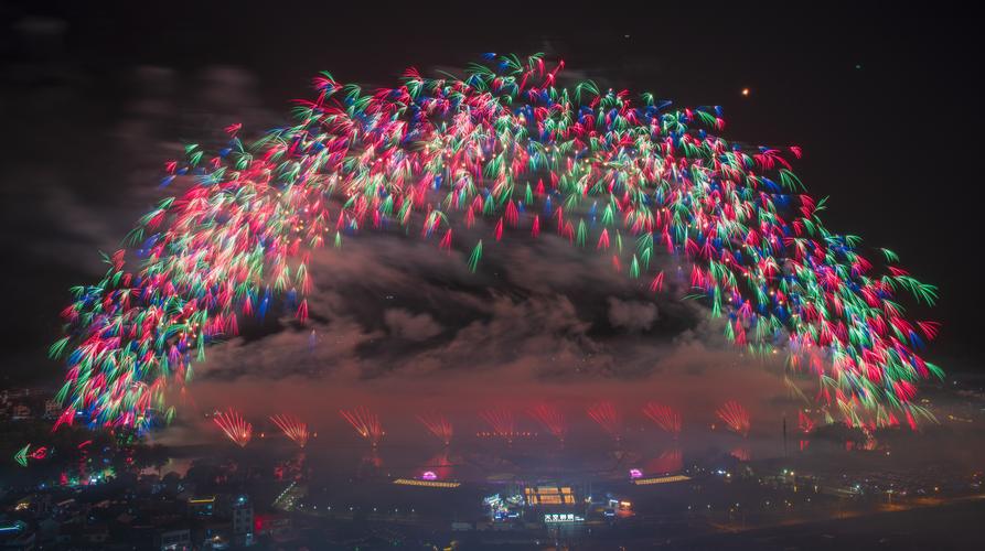 人民日报评烟花秀,人民日报评烟花秀事件