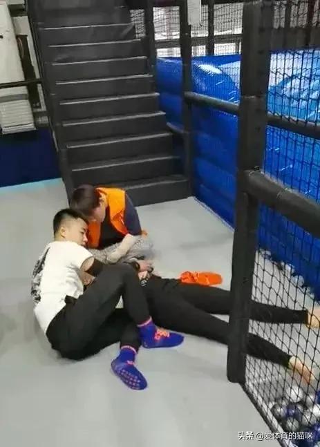 女硕士刚毕业就截瘫,90后女硕士高位截瘫