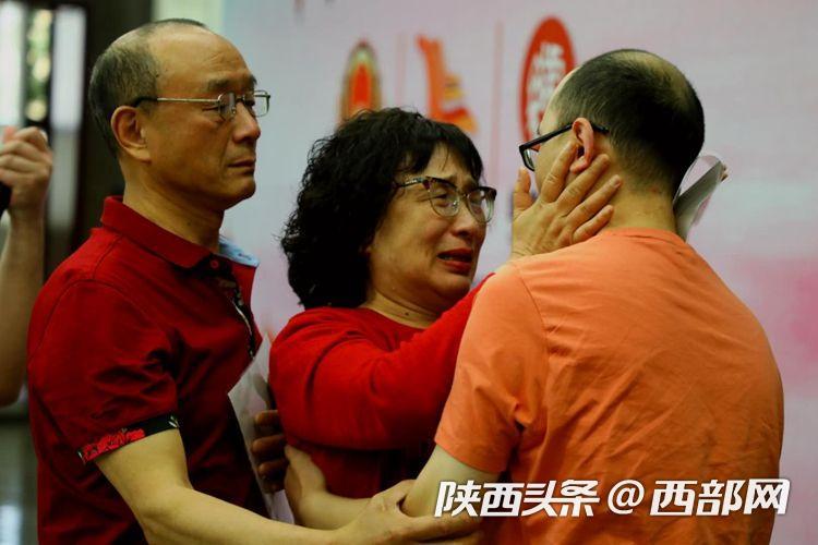 被拐流浪32年后团圆,等待32年的团圆句子?