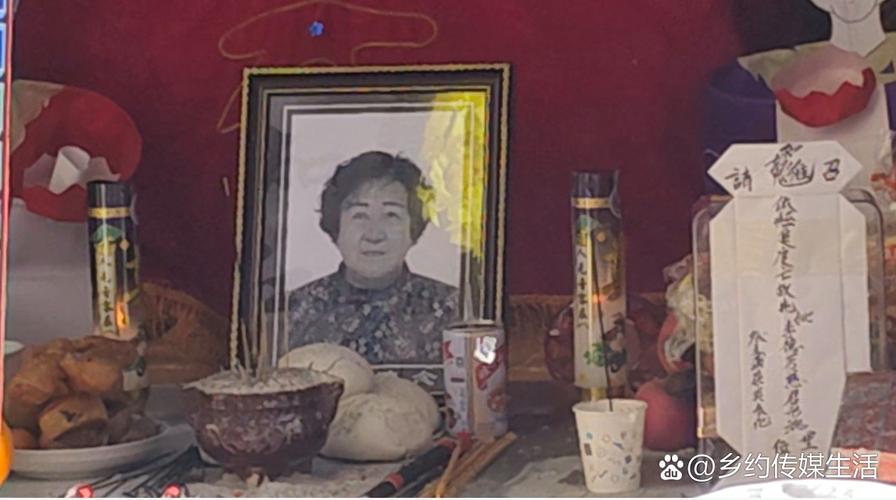 8旬老人被卡墙缝2天,8旬老人被卡墙缝2天后死亡