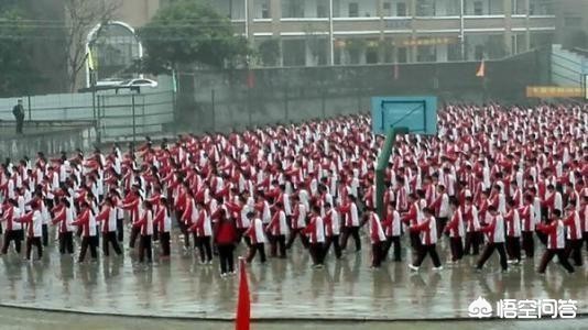 开学大雨校长拒打伞 ,开学大雨校长拒打伞怎么办