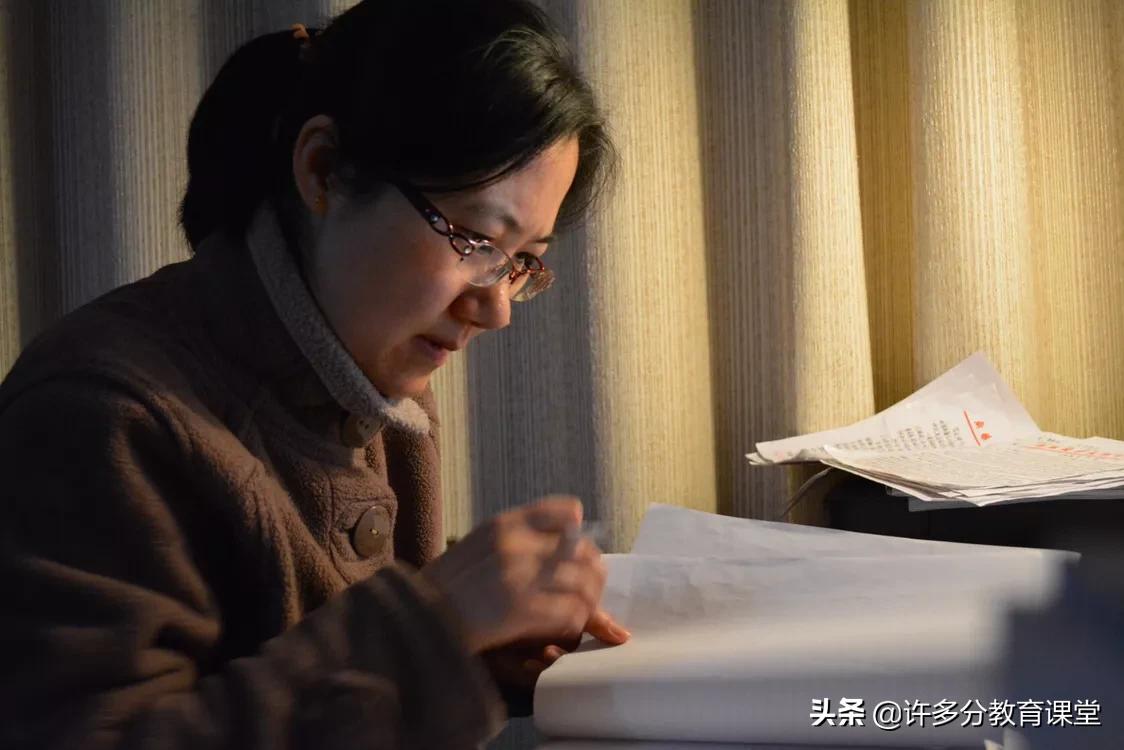 今天只有等放假状态,假期里,见了老师就问补课赚钱的人是什么心理状态? 今天只有等放假状态,假期里,见了老师就问补课赚钱的人是什么心理状态?