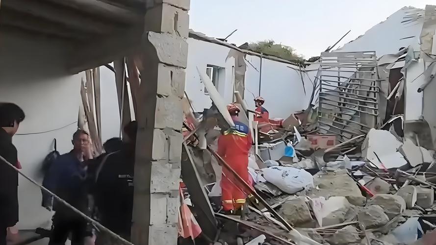 建筑倒塌致1死83伤,83年买村集体的老房子垮塌了有危房补贴吗?