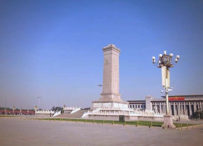 瞻仰人民英雄纪念碑,瞻仰人民英雄纪念碑,缅怀革命先烈