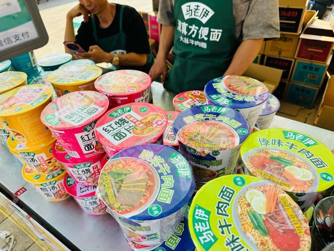 服务区全是泡面人,服务区全是泡面人怎么办