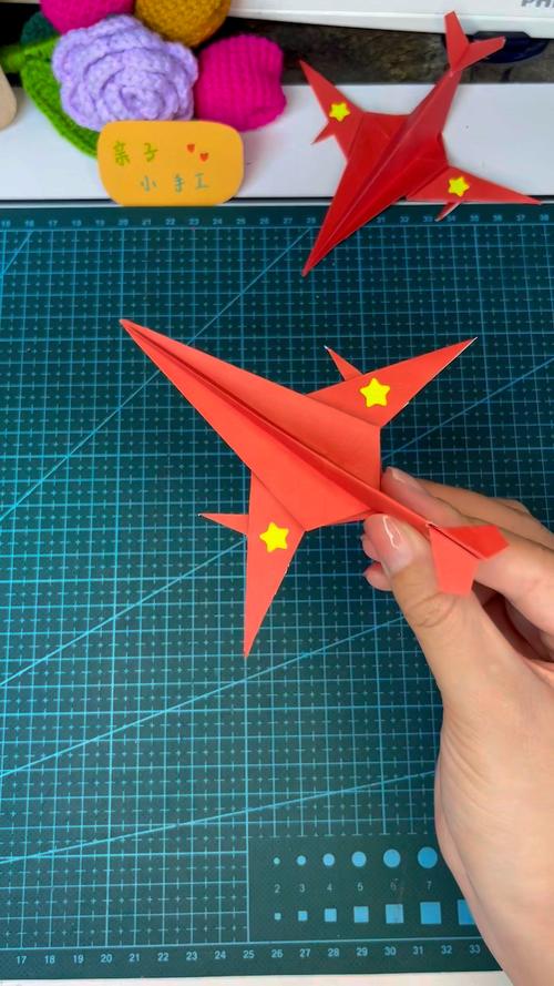开飞机回老家过国庆,国庆手工飞机怎么叠好看?